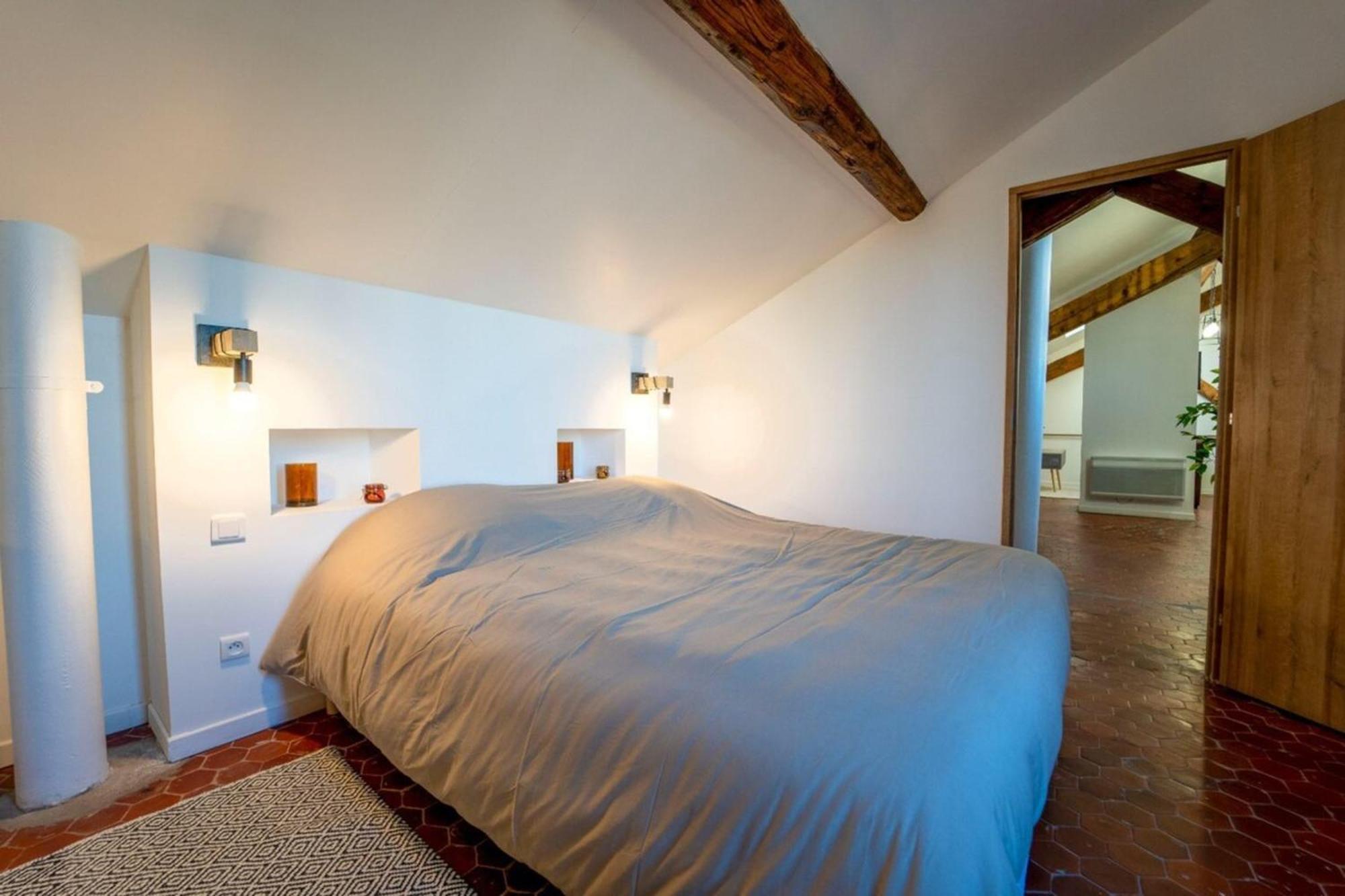 Appartement Authentique Studio Hypercentre - Clim - Wifi à Nîmes Extérieur photo