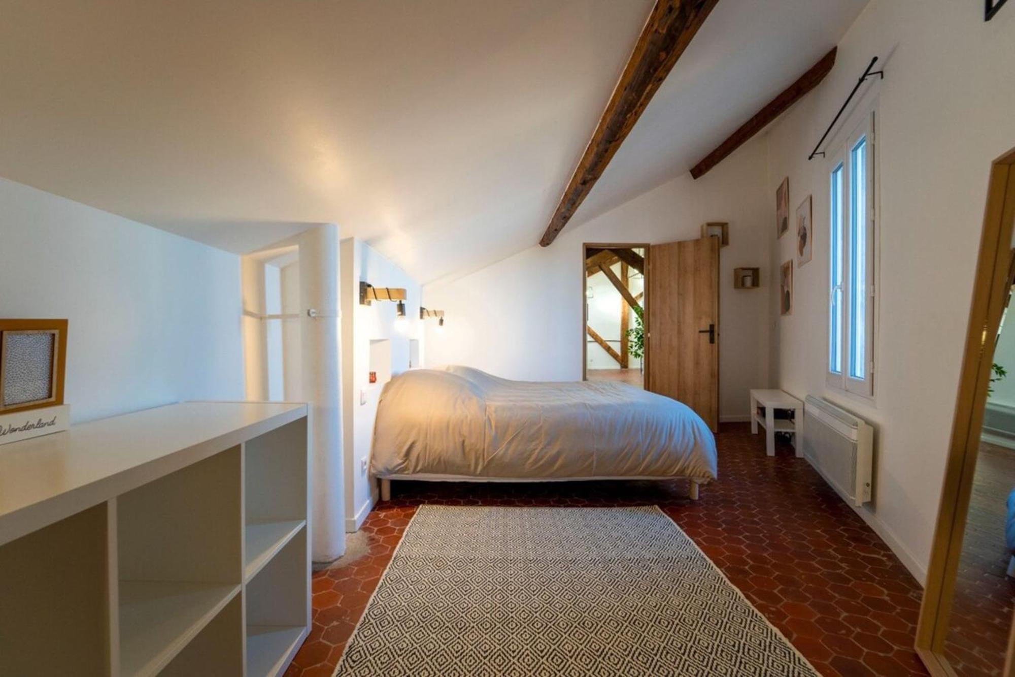 Appartement Authentique Studio Hypercentre - Clim - Wifi à Nîmes Extérieur photo
