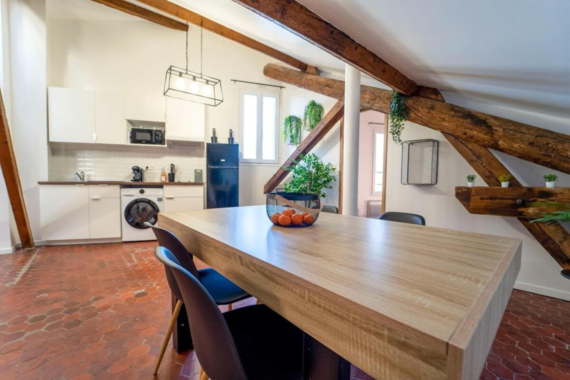 Appartement Authentique Studio Hypercentre - Clim - Wifi à Nîmes Extérieur photo